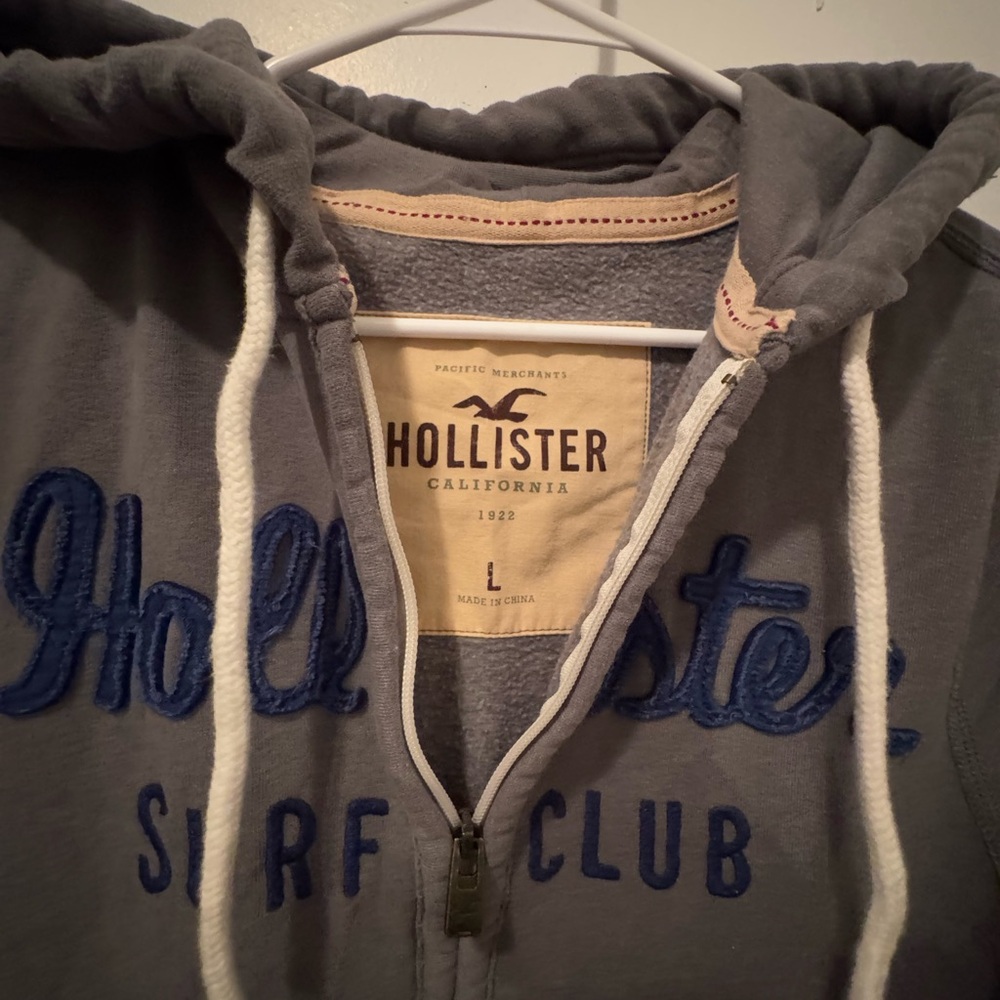 Grey Hollister zip-up Hoodie (L)